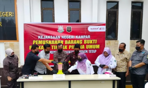 Kejari Kampar Musnahkan Barang Bukti 84 Perkara, Didominasi Kasus Narkotika